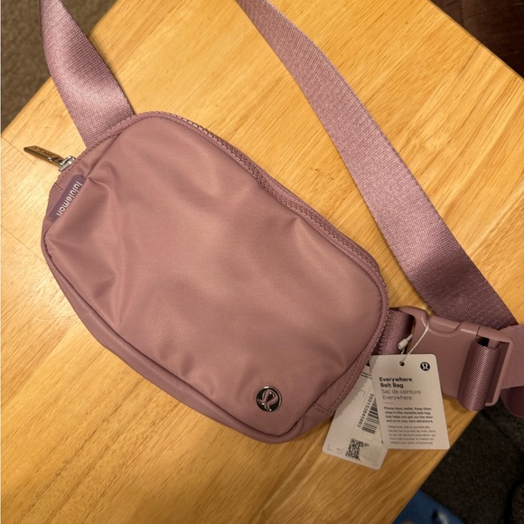 Brand new lululemon belt bag with tag! - Picture 2 of 5